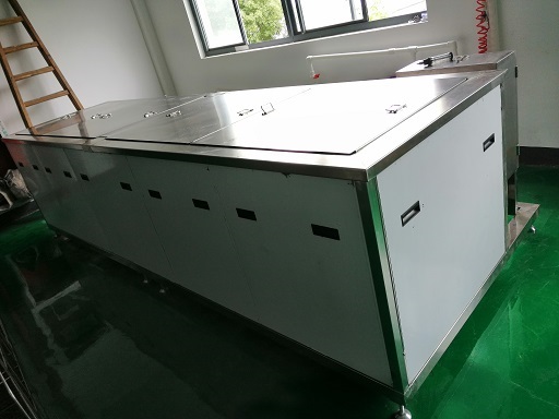 蘇州定做金屬喇叭罩環保型水溶劑除油半自動超聲波清洗機